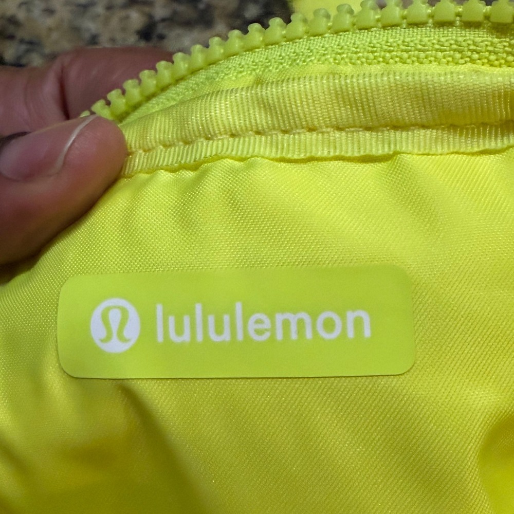 Lululemon Everywhere Belt Bag 1L Neon Electric Lemon Yellow Waist Pack Bag - Picture 6 of 13